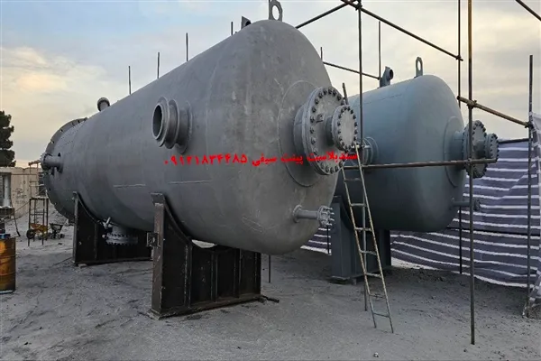 اجرای سندبلاست و رنگ آمیزی اپوکسی و فنول برای مخزن راکتور در صنعت نفت ایران